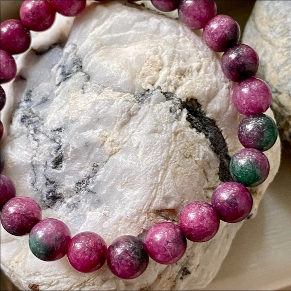 NWOT Genuine Ruby And Zoisite Gemstone Bracelet - Picture 5 of 15